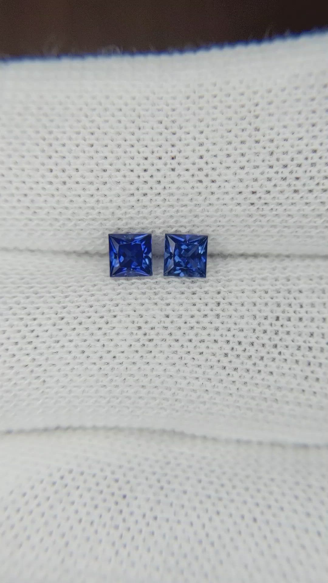 0.80&nbsp;Ct.Tw.Total Carat Weight Blue Sapphire Pair from Thailand Size Video