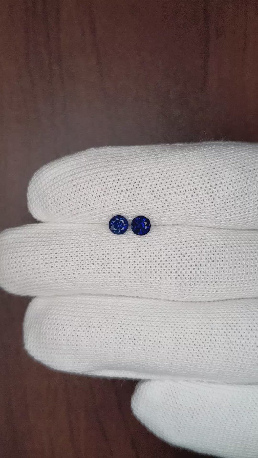 0.85&nbsp;Ct.Tw.Total Carat Weight Blue Sapphire Pair from Thailand Size Video