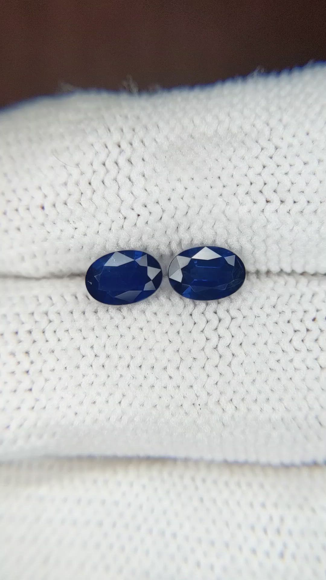 1.52 Ct.Tw.Total Carat Weight Blue Sapphire Pair from Thailand Size Video