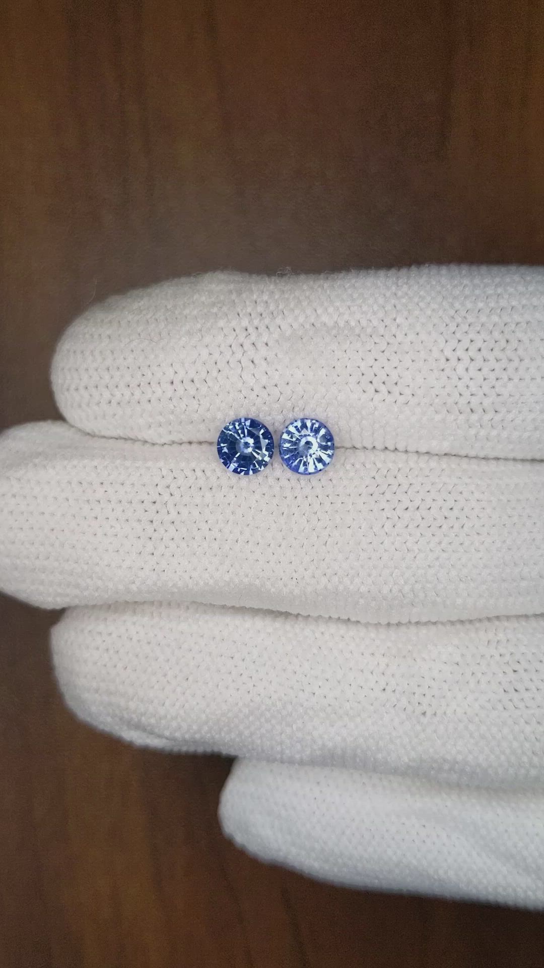 1.46&nbsp;Ct.Tw.Total Carat Weight Blue Sapphire Pair from Ceylon (Sri Lanka) Size Video