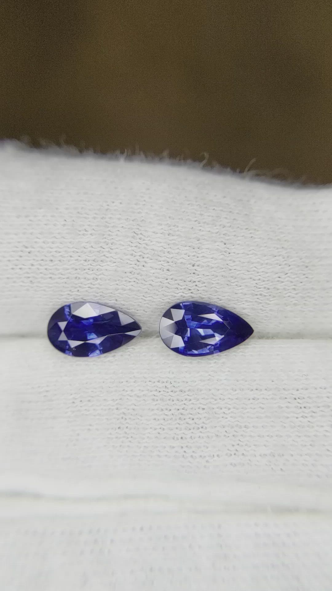 1.88&nbsp;Ct.Tw.Total Carat Weight Blue Sapphire Pair from Ceylon (Sri Lanka) Size Video
