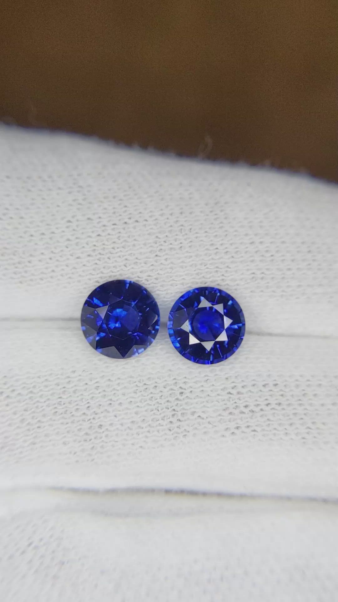 3.02&nbsp;Ct.Tw.Total Carat Weight Blue Sapphire Pair from Ceylon (Sri Lanka) Size Video