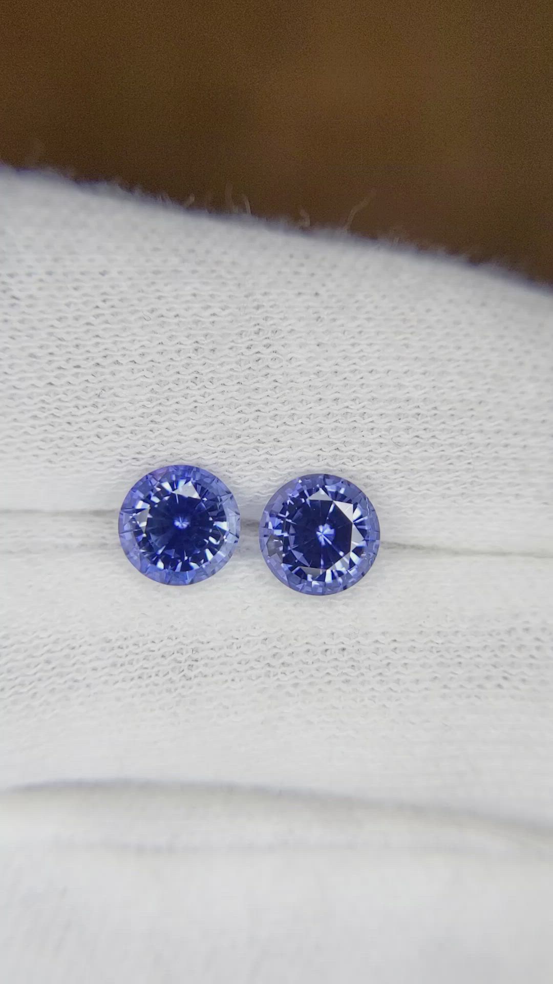 2.79&nbsp;Ct.Tw.Total Carat Weight Blue Sapphire Pair from Ceylon (Sri Lanka) Size Video