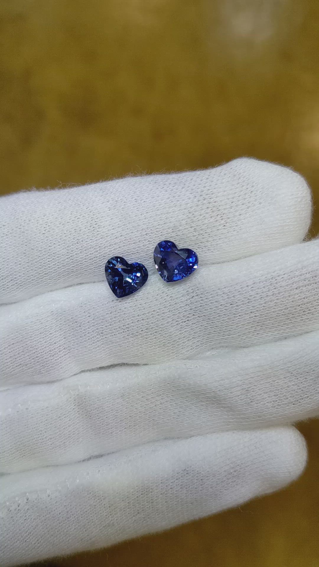 3.27&nbsp;Ct.Tw.Total Carat Weight Blue Sapphire Pair from Ceylon (Sri Lanka) Size Video