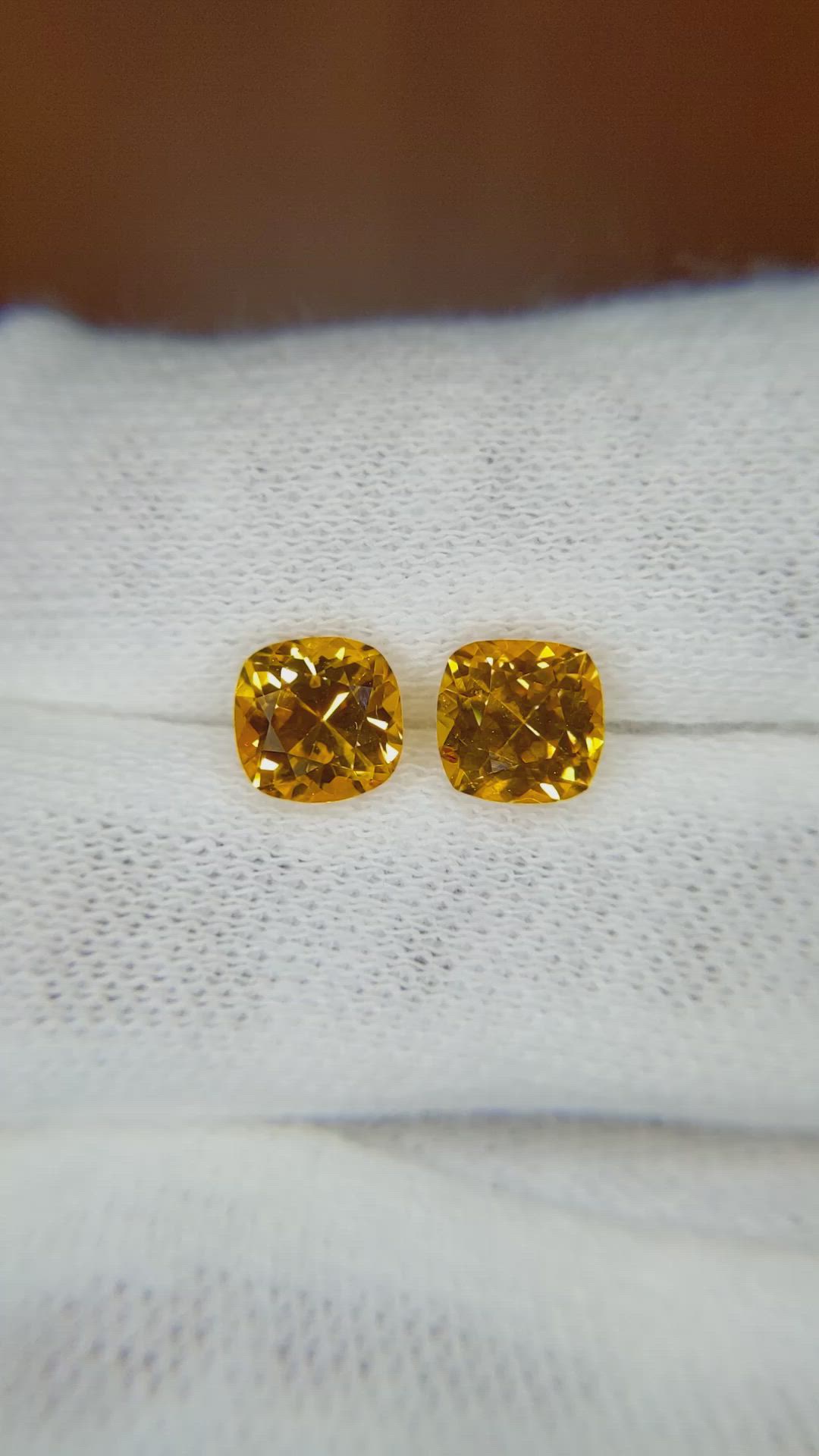 2.49&nbsp;Ct.Tw.Total Carat Weight Yellowish Orange Sapphire Pair from Ceylon (Sri Lanka) Size Video
