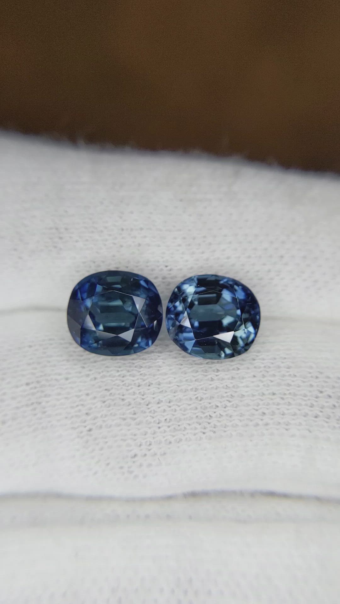 7.27&nbsp;Ct.Tw.Total Carat Weight Blue Sapphire Pair from Ceylon (Sri Lanka) Size Video