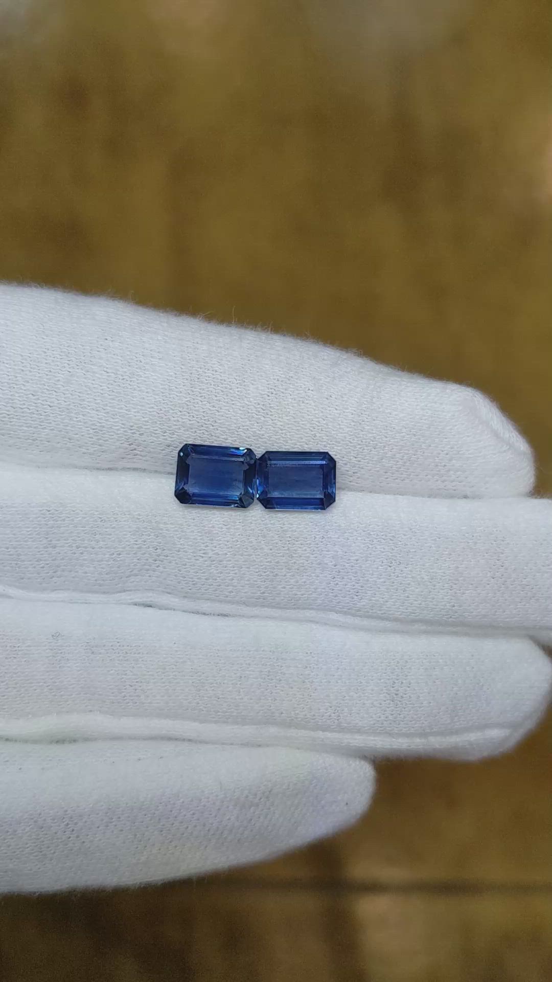 3.59&nbsp;Ct.Tw.Total Carat Weight Blue Sapphire Pair from Ceylon (Sri Lanka) Size Video
