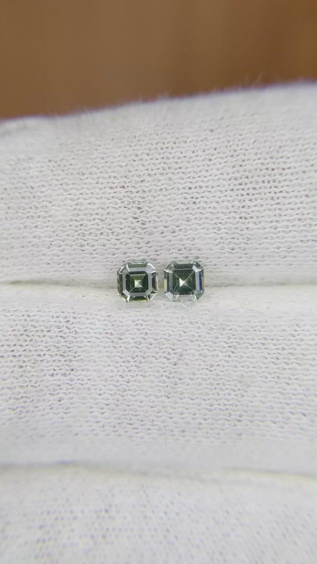 0.53&nbsp;Ct.Tw.Total Carat Weight Green Sapphire Pair from Ceylon (Sri Lanka) Size Video