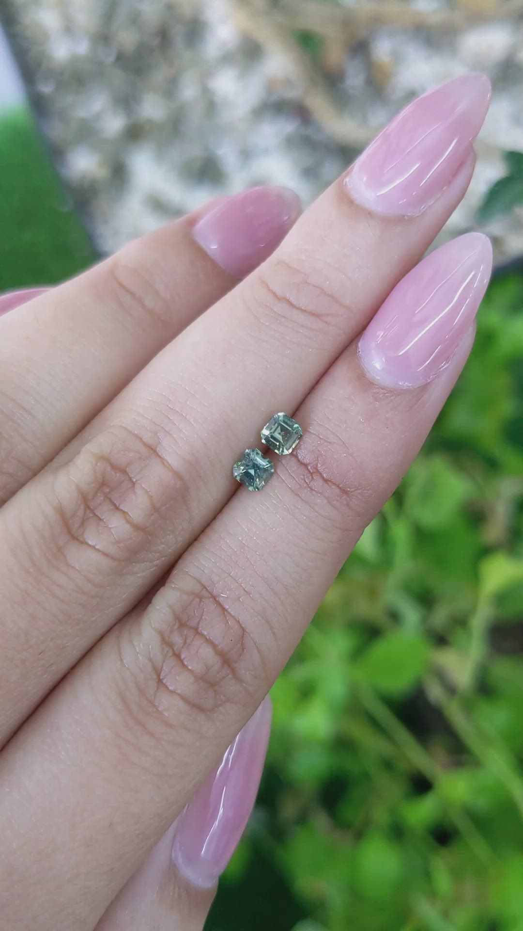 0.55&nbsp;Ct.Tw.Total Carat Weight Green Sapphire Pair from Ceylon (Sri Lanka) Size Video