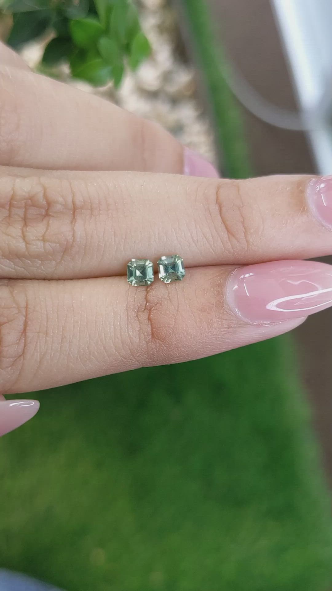 0.55&nbsp;Ct.Tw.Total Carat Weight Green Sapphire Pair from Ceylon (Sri Lanka) Size Video