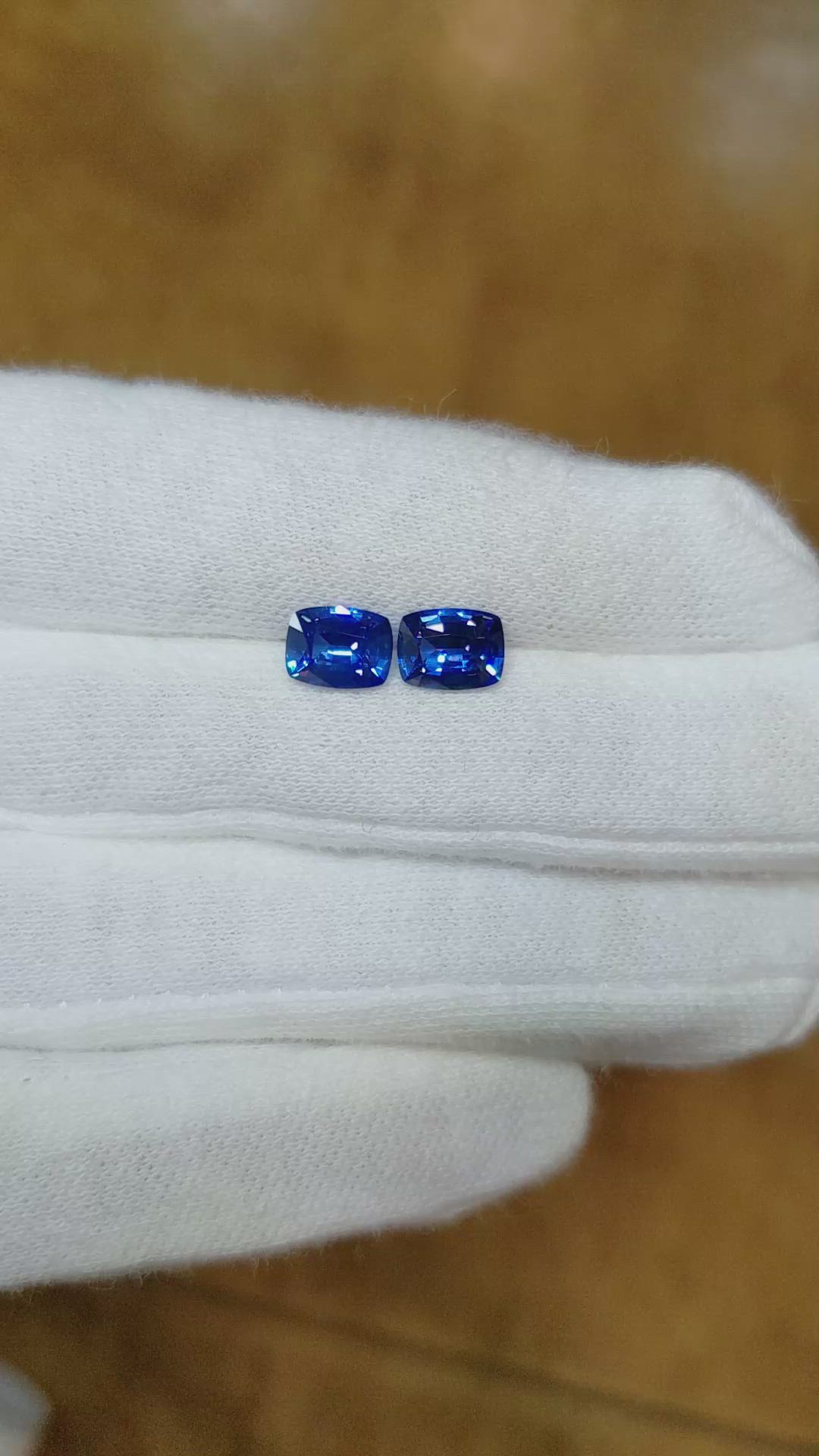 2.48&nbsp;Ct.Tw.Total Carat Weight Blue Sapphire Pair from Ceylon (Sri Lanka) Size Video