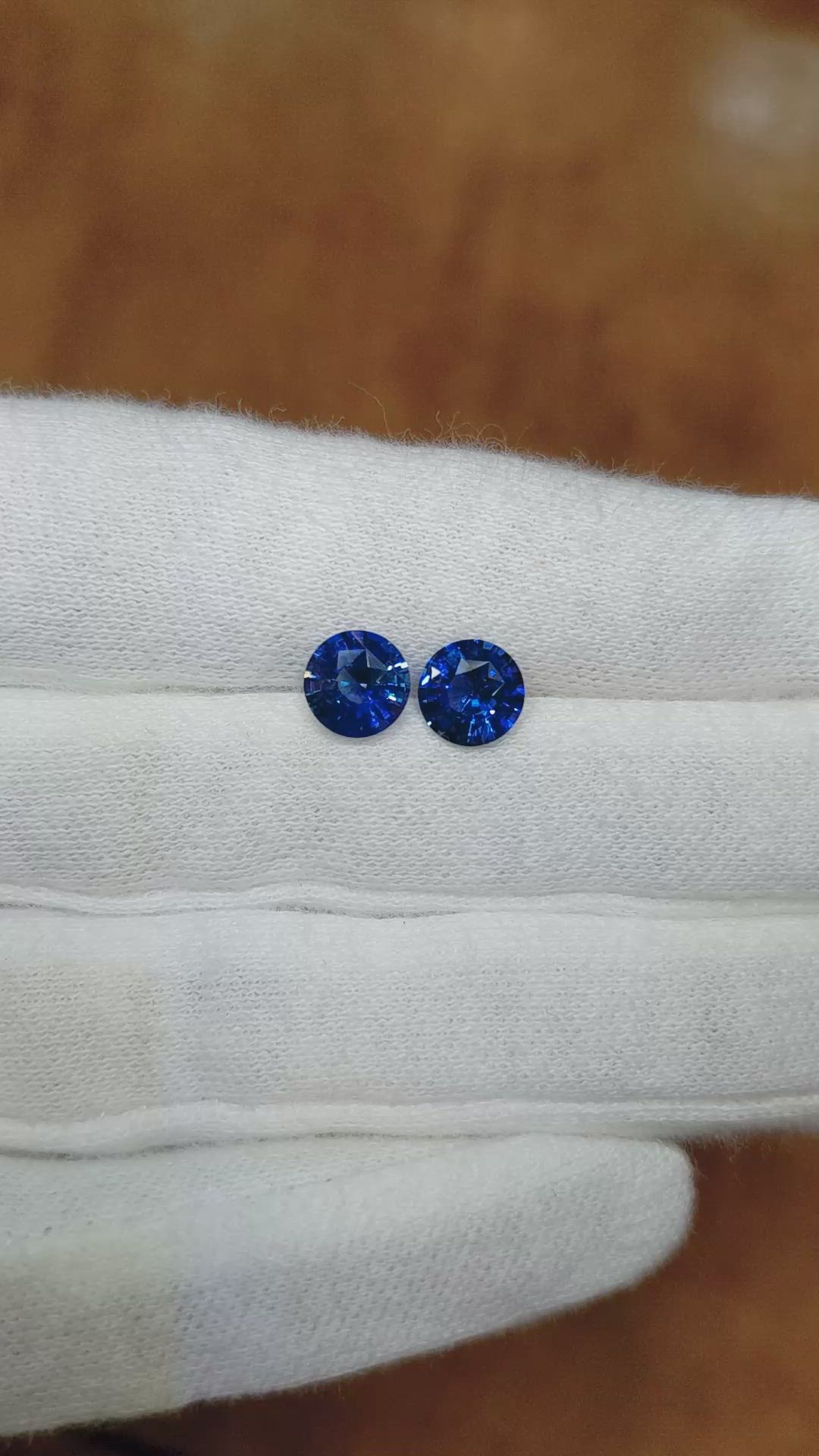 2.43&nbsp;Ct.Tw.Total Carat Weight Blue Sapphire Pair from Ceylon (Sri Lanka) Size Video