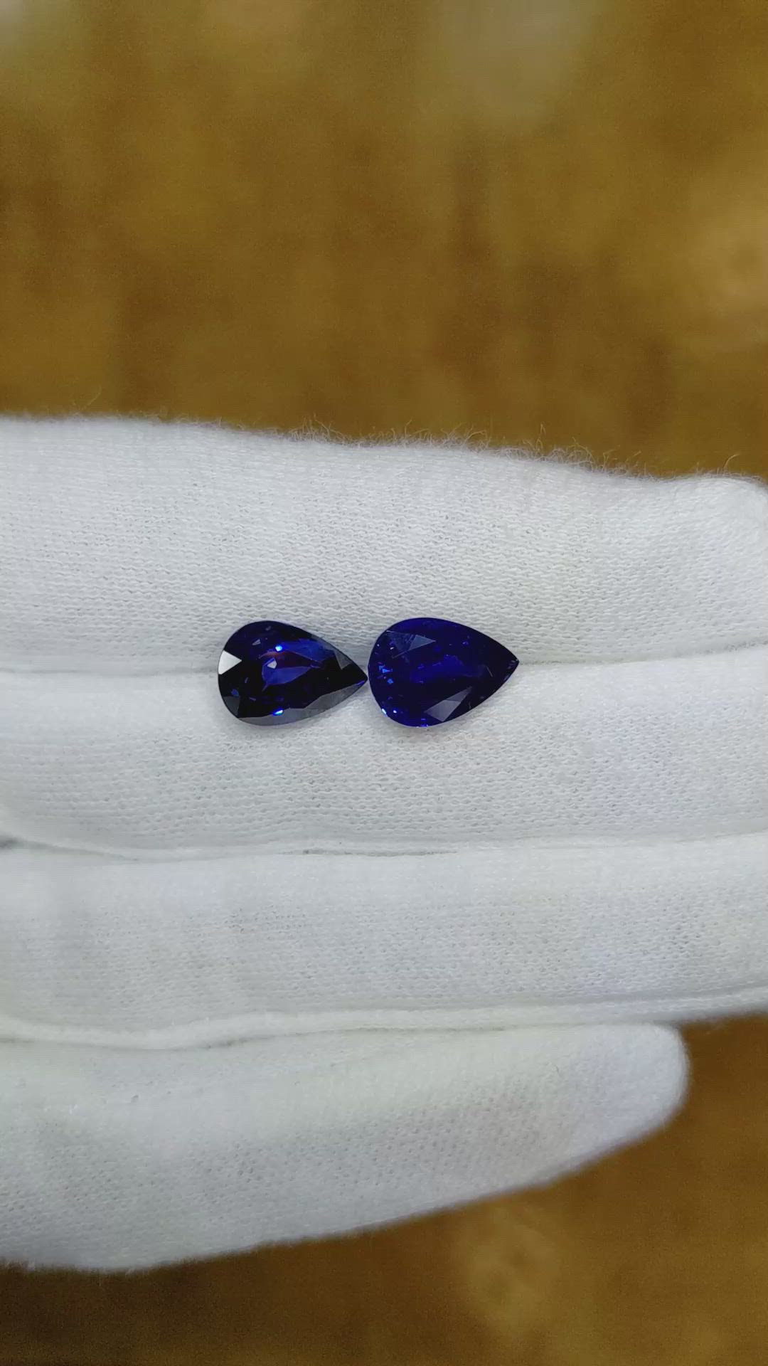 7.97&nbsp;Ct.Tw.Total Carat Weight Blue Sapphire Pair from Ceylon (Sri Lanka) Size Video
