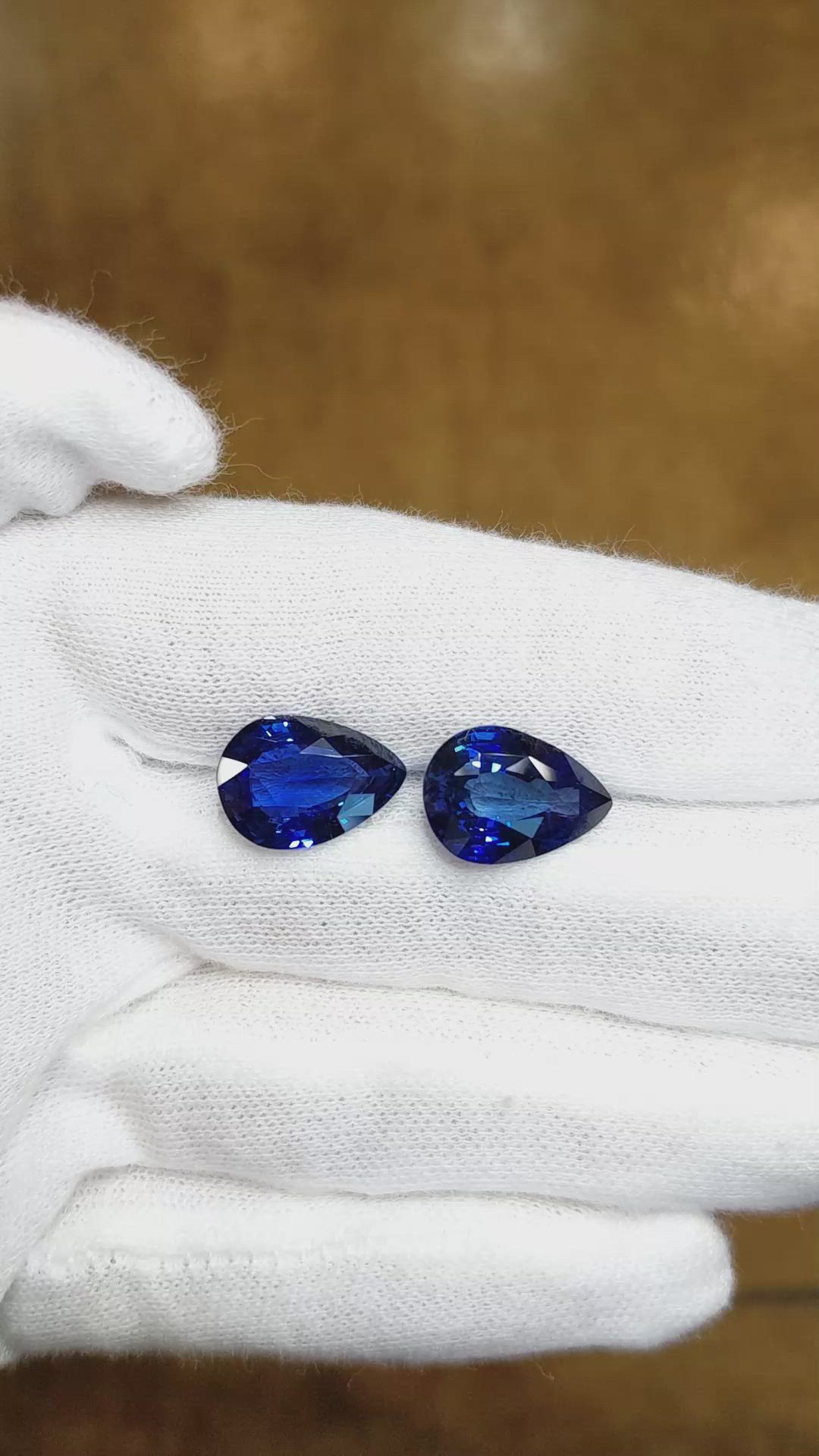 12.56&nbsp;Ct.Tw.Total Carat Weight Blue Sapphire Pair from Madagascar Size Video