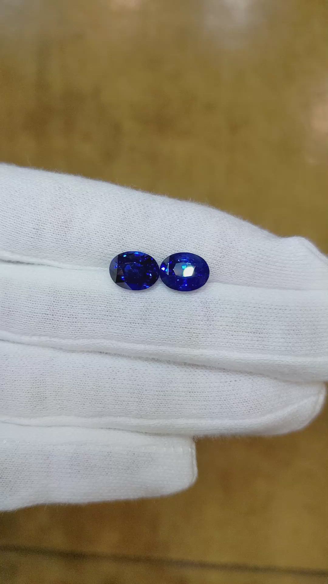6.50&nbsp;Ct.Tw.Total Carat Weight Blue Sapphire Pair from Ceylon (Sri Lanka) Size Video
