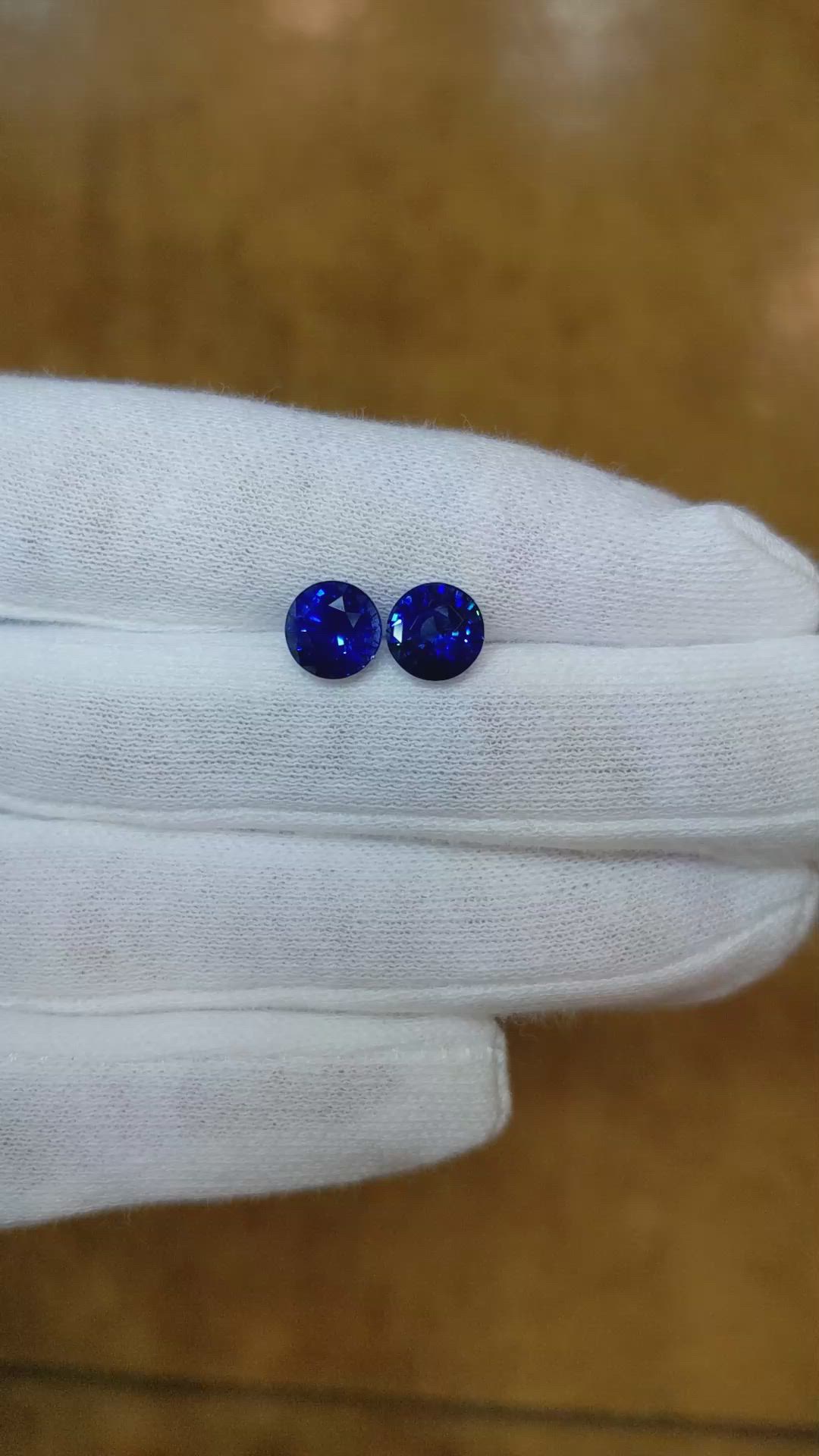 3.85 Ct.Tw.Total Carat Weight Blue Sapphire Pair from Ceylon (Sri Lanka) Size Video