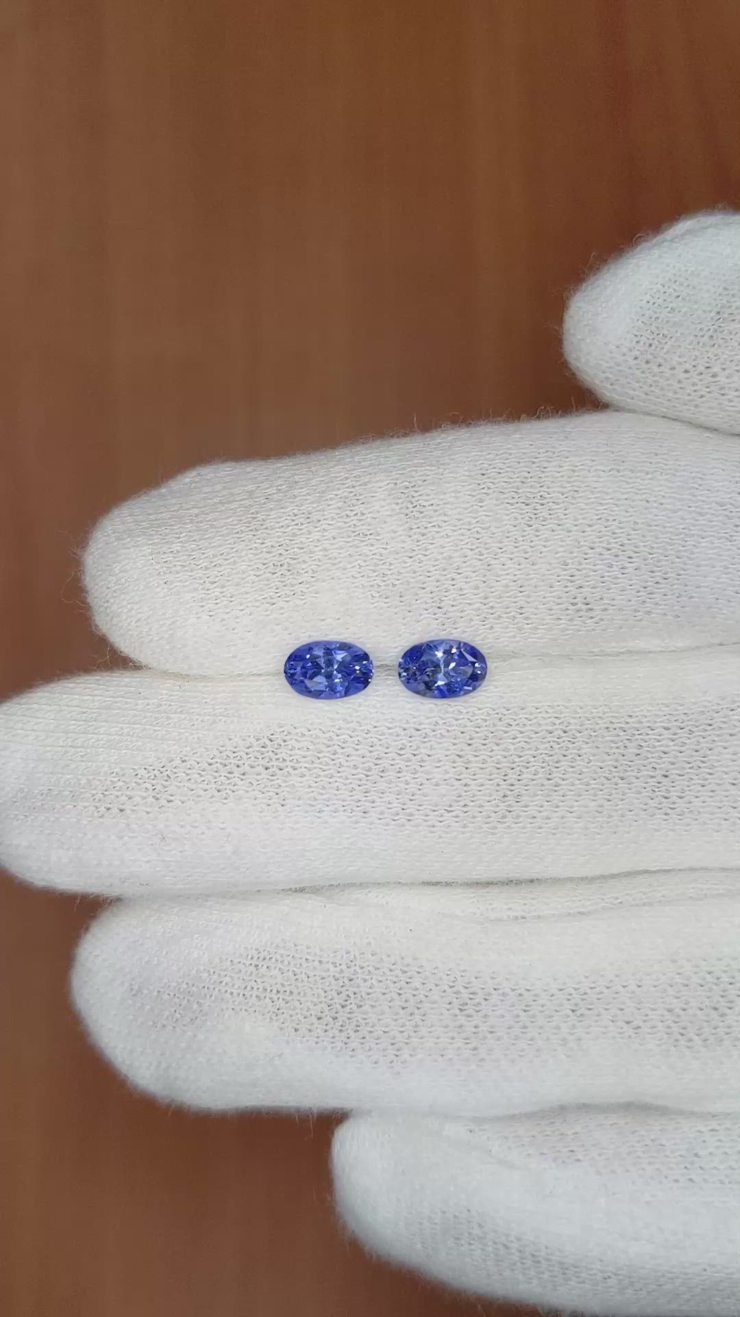 1.03&nbsp;Ct.Tw.Total Carat Weight Blue Sapphire Pair from Ceylon (Sri Lanka) Size Video