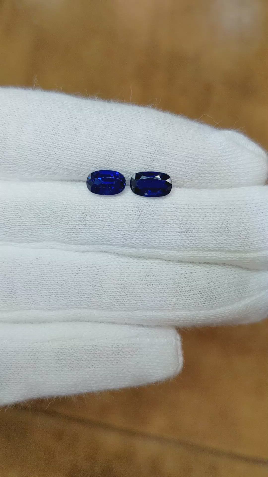 2.88&nbsp;Ct.Tw.Total Carat Weight Blue Sapphire Pair from Ceylon (Sri Lanka) Size Video