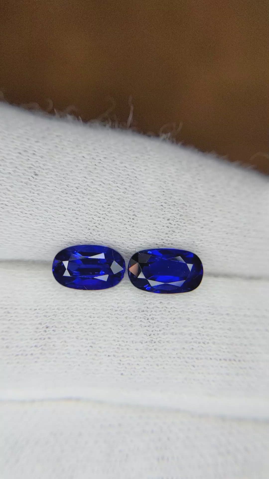 2.88&nbsp;Ct.Tw.Total Carat Weight Blue Sapphire Pair from Ceylon (Sri Lanka) Size Video