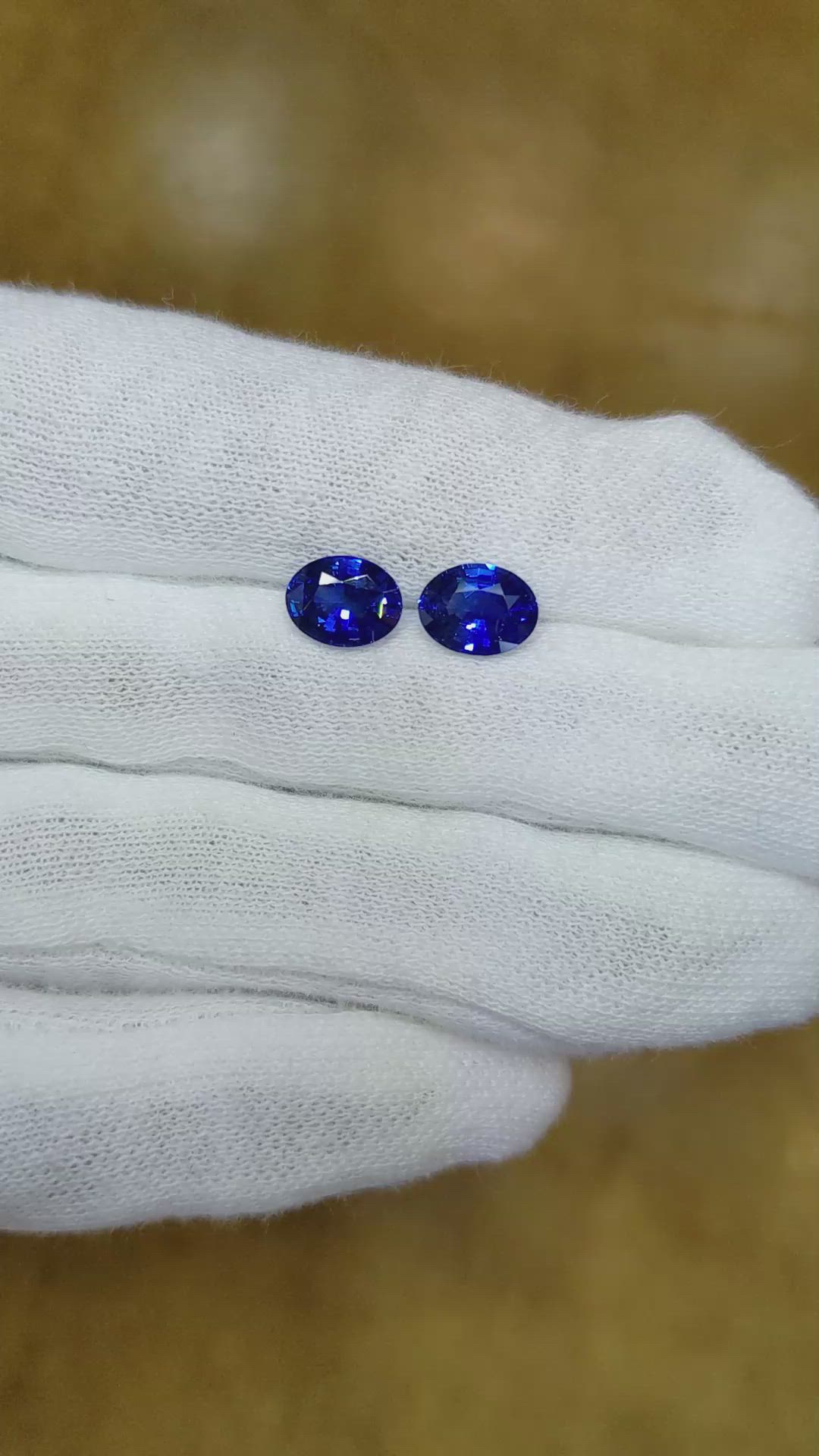 3.09&nbsp;Ct.Tw.Total Carat Weight Blue Sapphire Pair from Ceylon (Sri Lanka) Size Video
