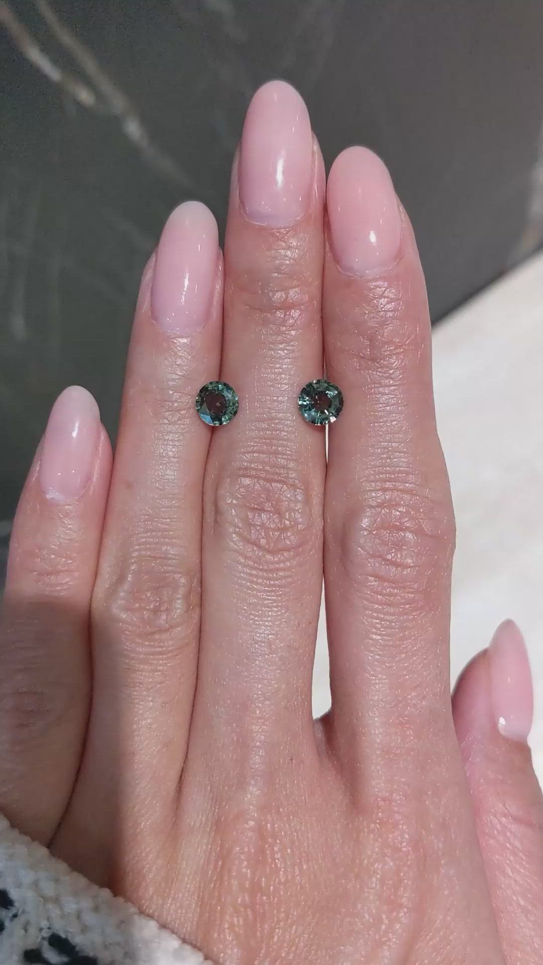 1.72&nbsp;Ct.Tw.Total Carat Weight Green Sapphire Pair from Ceylon (Sri Lanka) Size Video