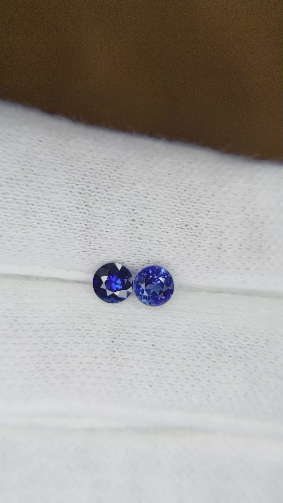 0.75&nbsp;Ct.Tw.Total Carat Weight Blue Sapphire Pair from Ceylon (Sri Lanka) Size Video