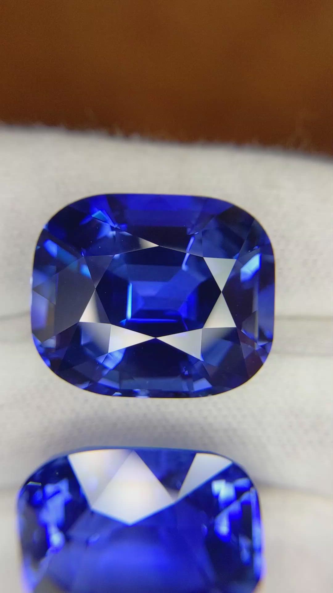 89.15&nbsp;Ct.Tw.Total Carat Weight Blue Sapphire Pair from Ceylon (Sri Lanka) Size Video
