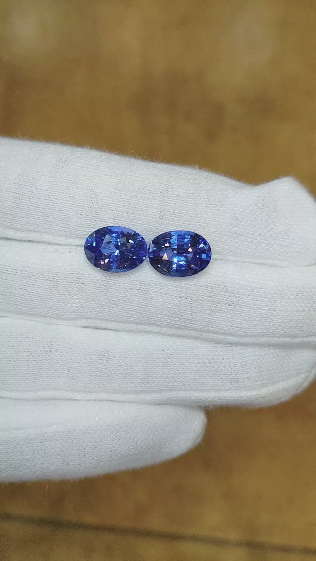 9.58&nbsp;Ct.Tw.Total Carat Weight Blue Sapphire Pair from Ceylon (Sri Lanka) Size Video