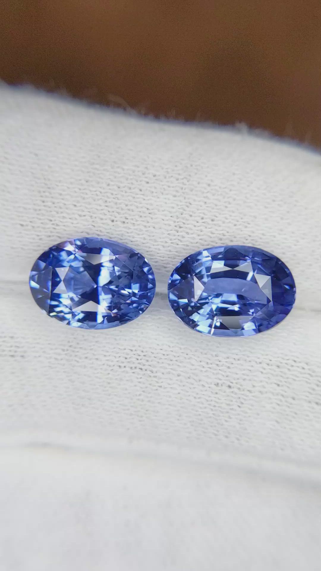9.58&nbsp;Ct.Tw.Total Carat Weight Blue Sapphire Pair from Ceylon (Sri Lanka) Size Video