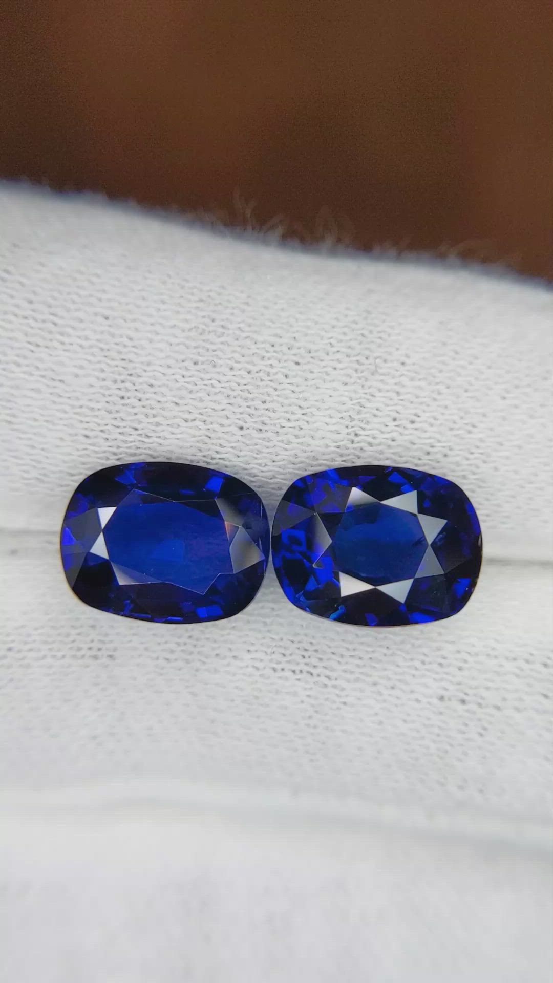 10.04&nbsp;Ct.Tw.Total Carat Weight Blue Sapphire Pair from Ceylon (Sri Lanka) Size Video