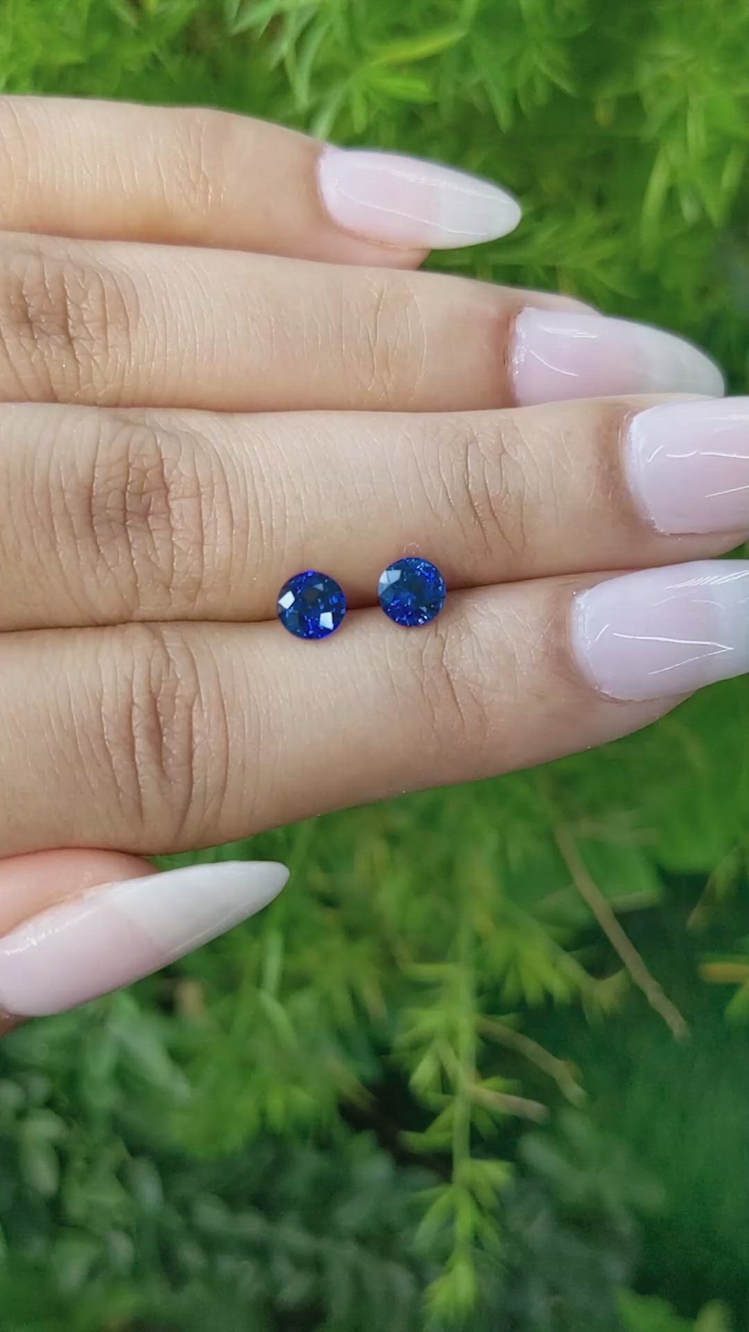 1.37&nbsp;Ct.Tw.Total Carat Weight Blue Sapphire Pair from Ceylon (Sri Lanka) Size Video