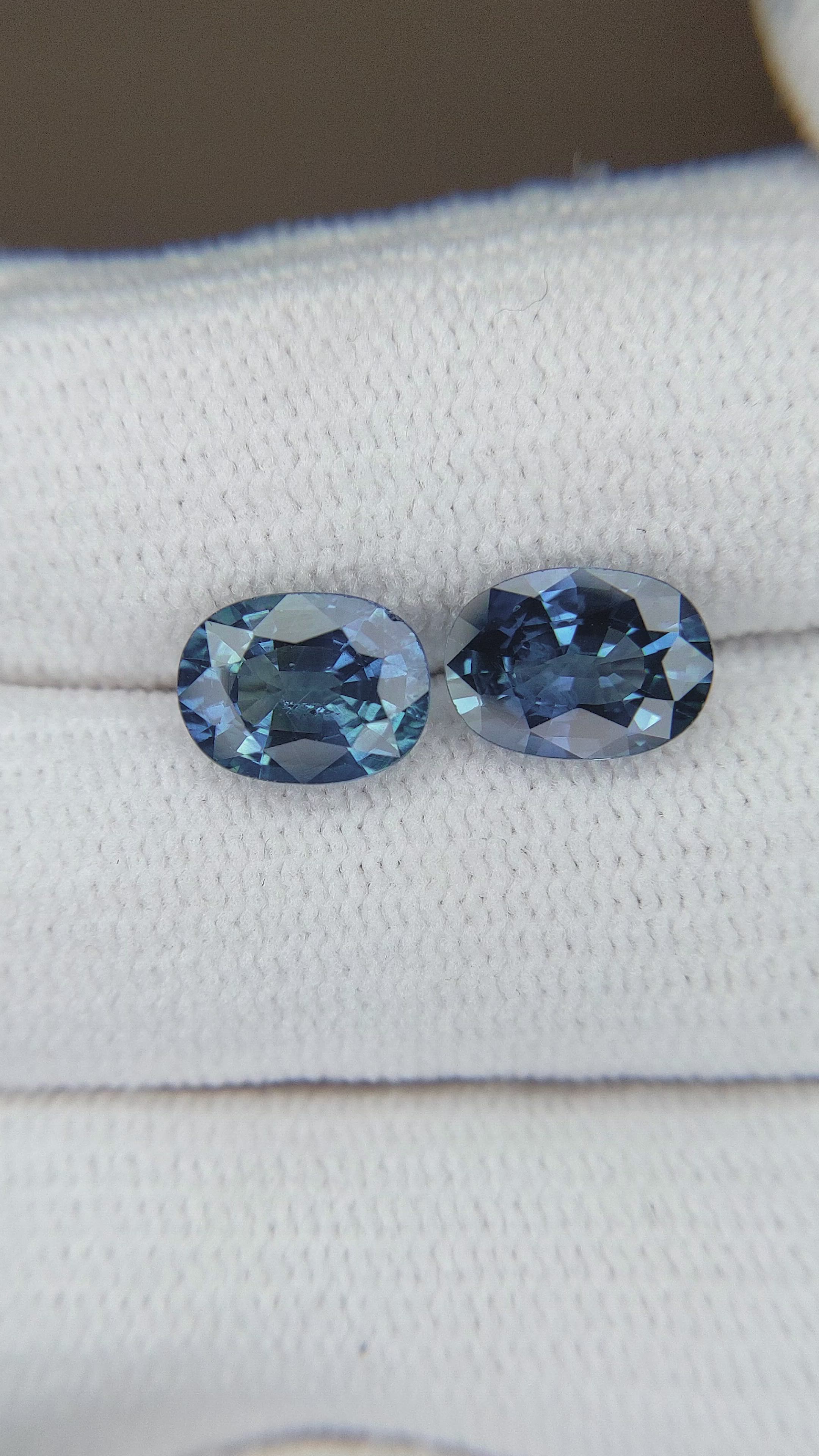 2.98&nbsp;Ct.Tw.Total Carat Weight Blue Sapphire Pair from Ceylon (Sri Lanka) Size Video