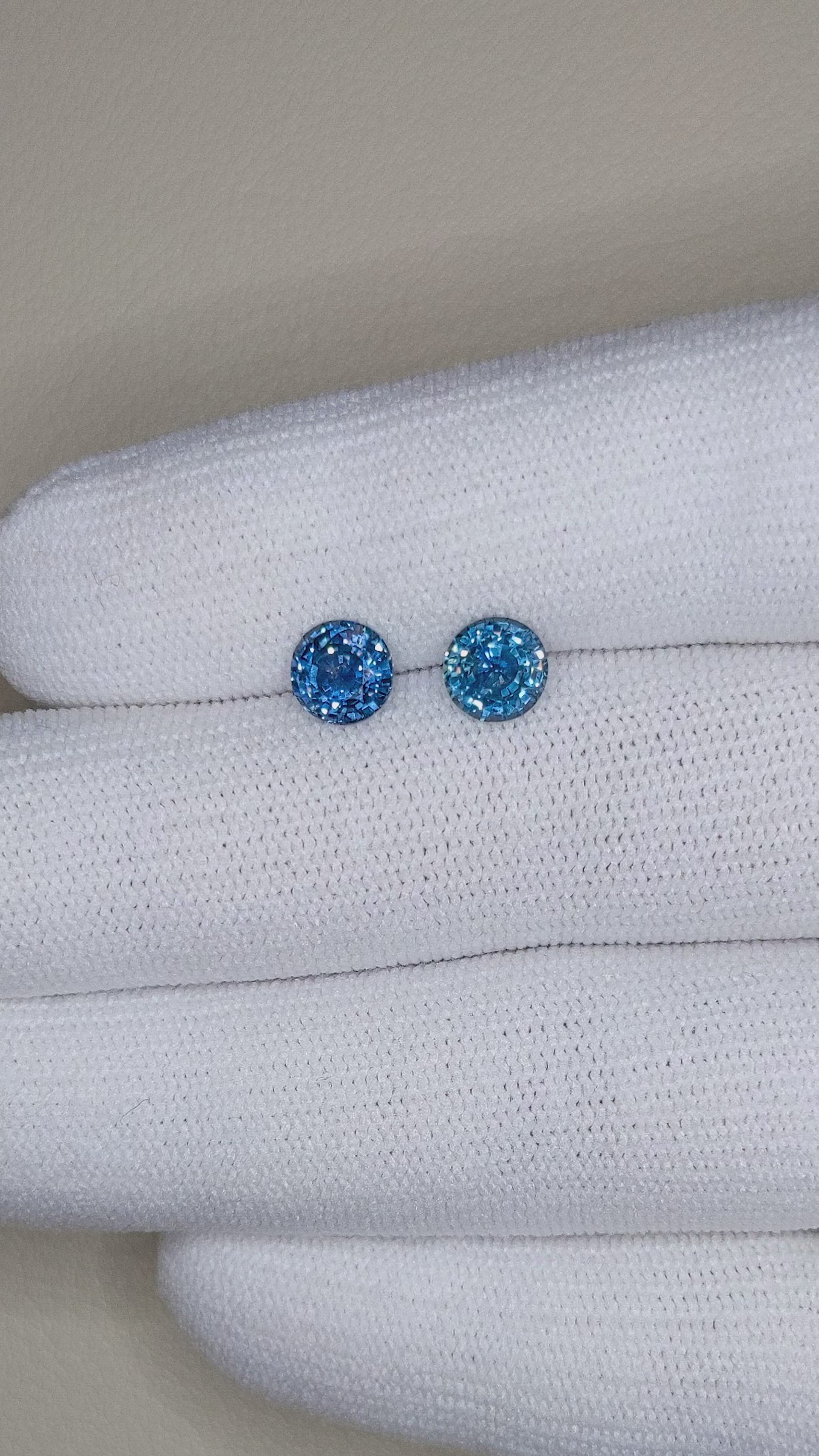 2.14&nbsp;Ct.Tw.Total Carat Weight Blue Sapphire Pair from Madagascar Size Video