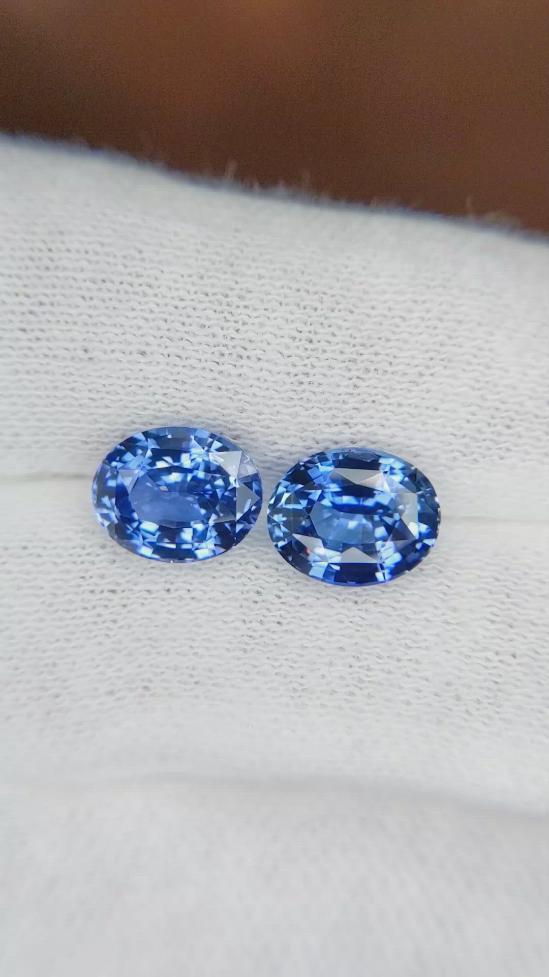 5.38&nbsp;Ct.Tw.Total Carat Weight Blue Sapphire Pair from Ceylon (Sri Lanka) Size Video