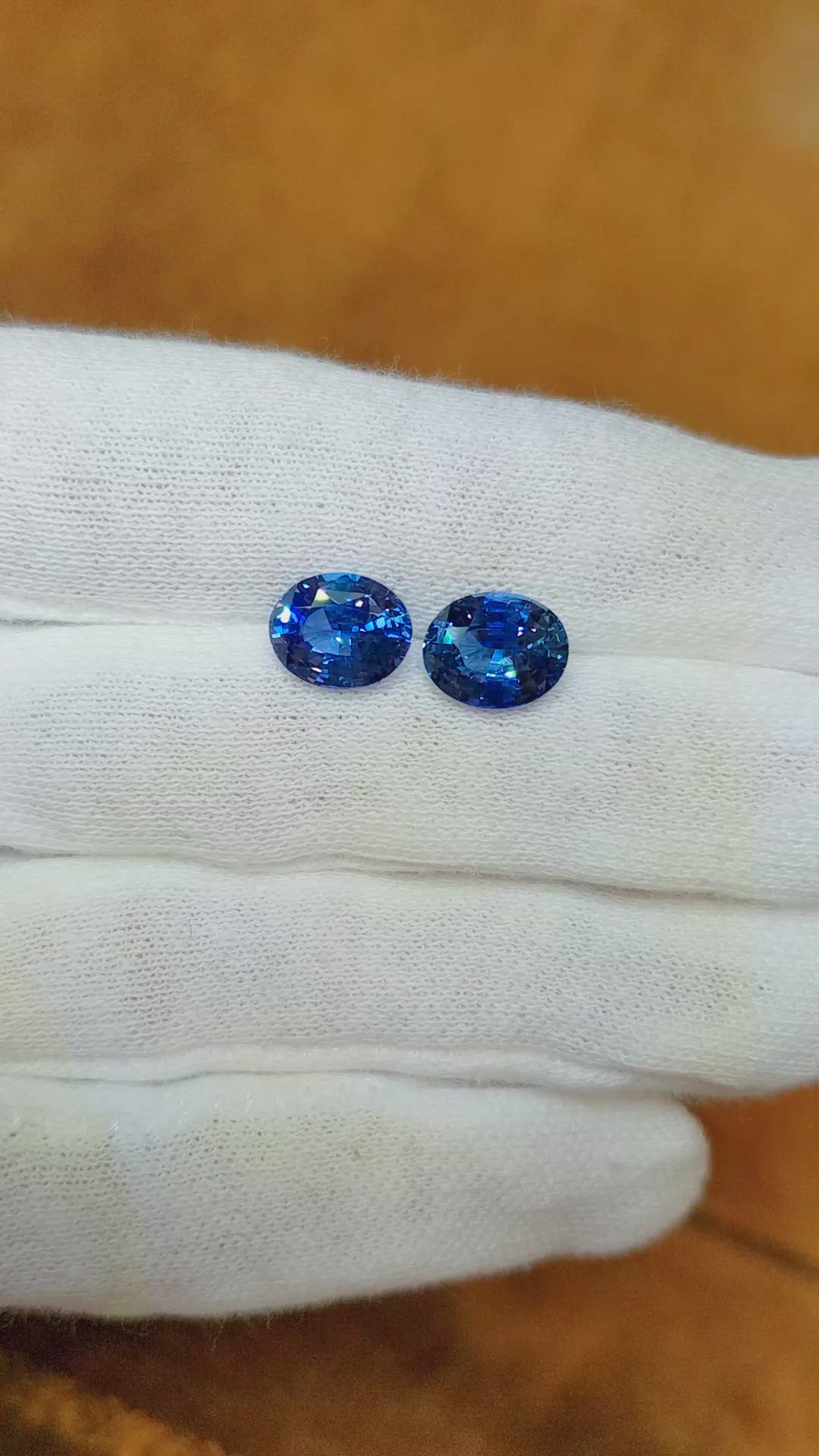 5.38&nbsp;Ct.Tw.Total Carat Weight Blue Sapphire Pair from Ceylon (Sri Lanka) Size Video