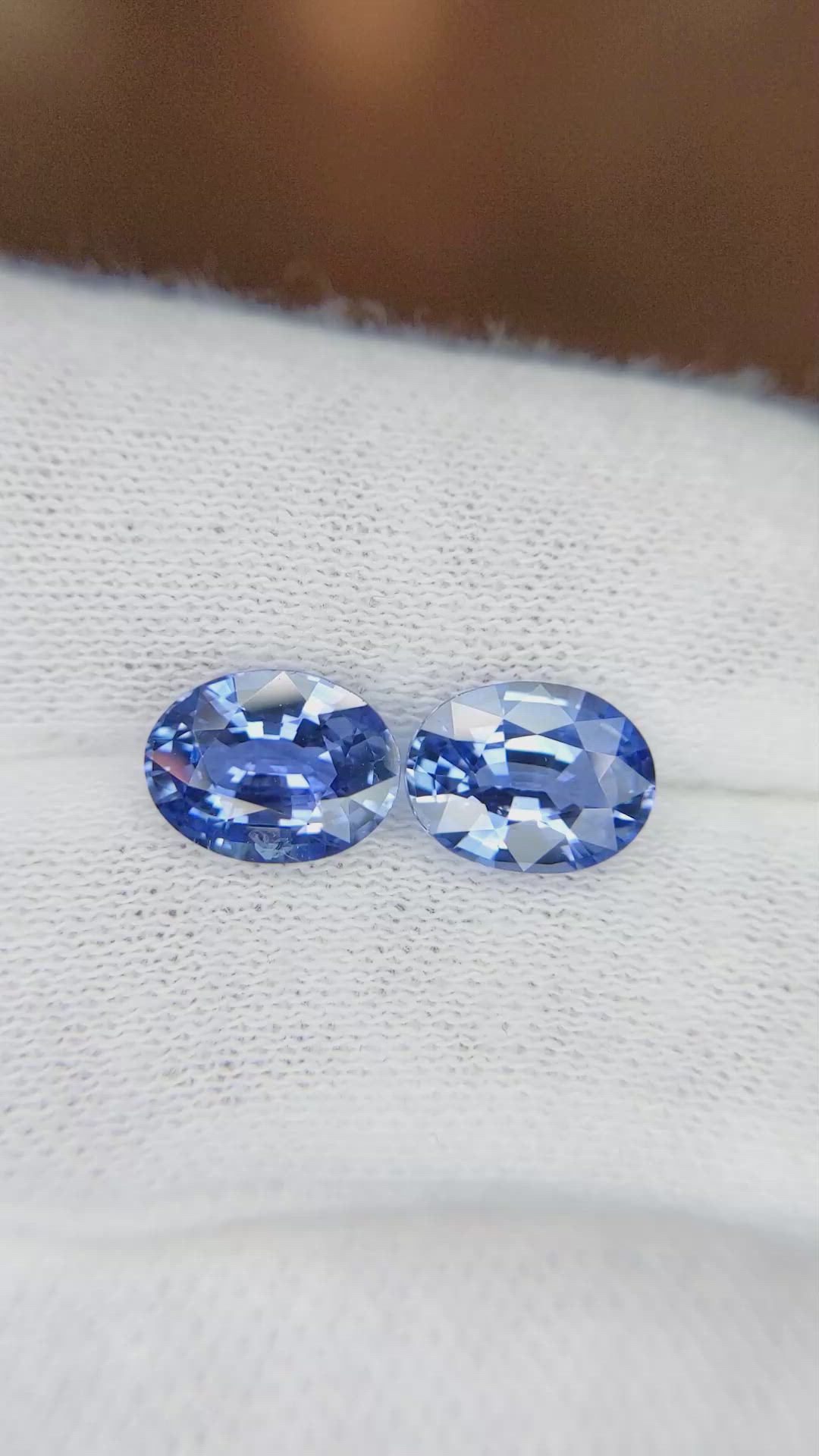 3.94&nbsp;Ct.Tw.Total Carat Weight Blue Sapphire Pair from Ceylon (Sri Lanka) Size Video
