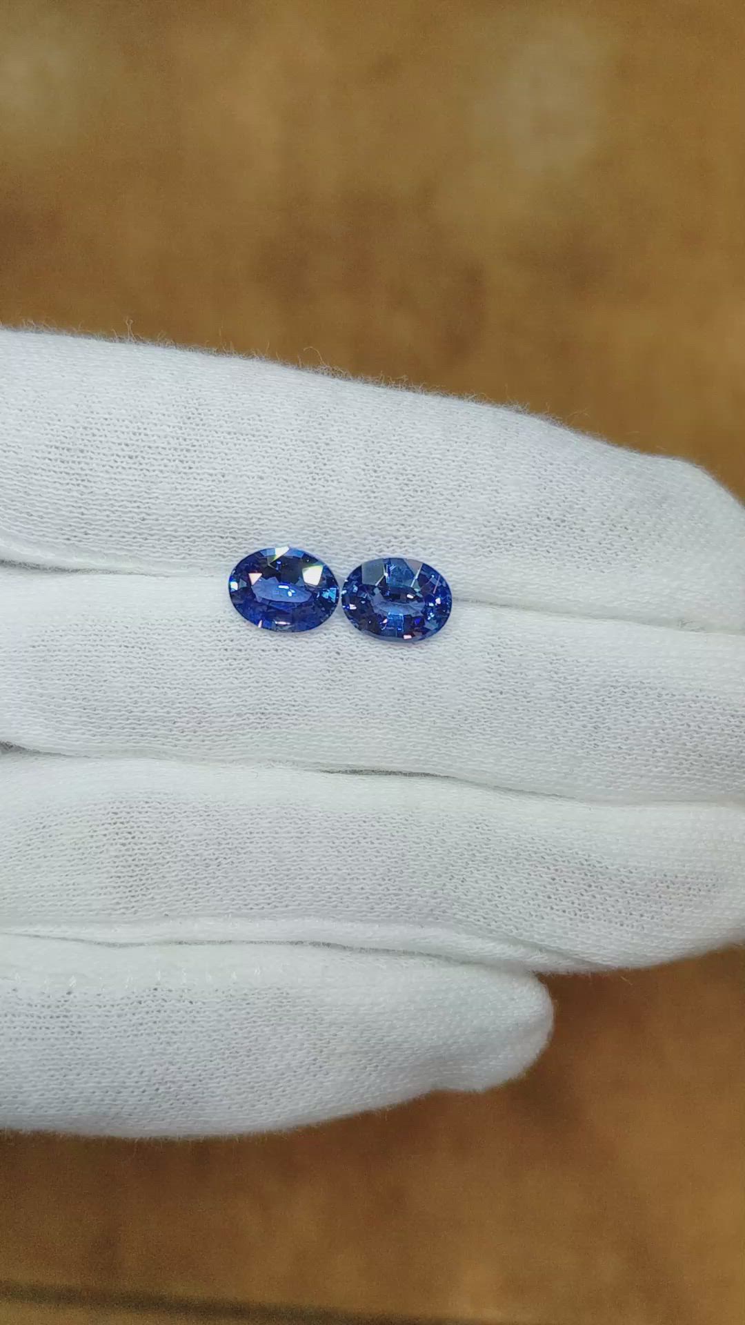 3.94&nbsp;Ct.Tw.Total Carat Weight Blue Sapphire Pair from Ceylon (Sri Lanka) Size Video