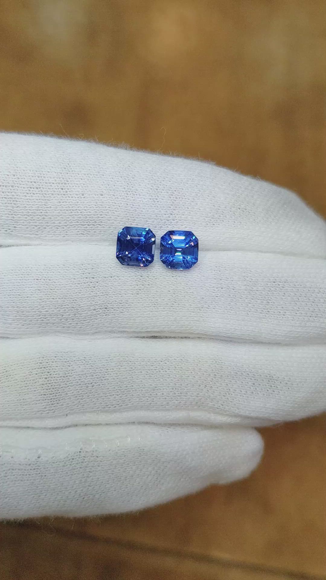 3.39&nbsp;Ct.Tw.Total Carat Weight Blue Sapphire Pair from Ceylon (Sri Lanka) Size Video