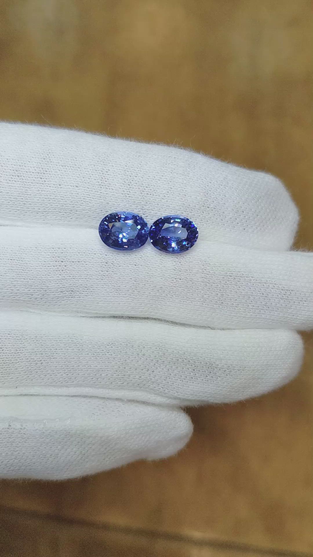 4.72&nbsp;Ct.Tw.Total Carat Weight Blue Sapphire Pair from Ceylon (Sri Lanka) Size Video