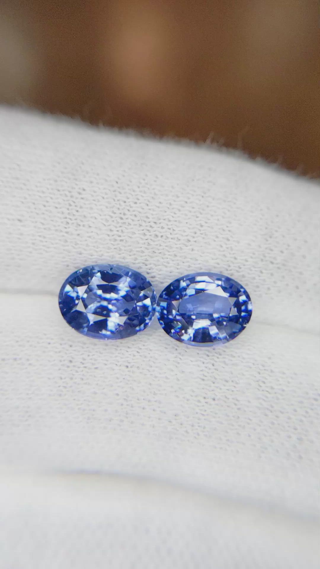 4.72&nbsp;Ct.Tw.Total Carat Weight Blue Sapphire Pair from Ceylon (Sri Lanka) Size Video