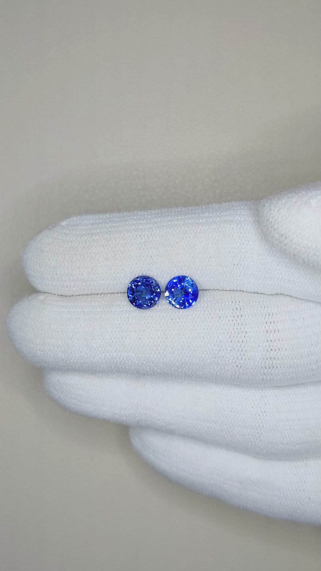 1.66&nbsp;Ct.Tw.Total Carat Weight Blue Sapphire Pair from Ceylon (Sri Lanka) Size Video