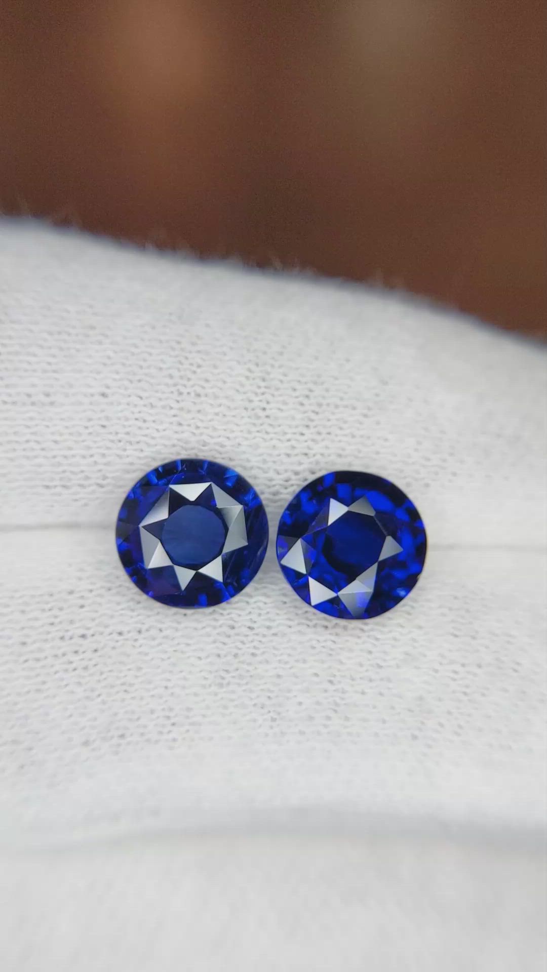 5.10&nbsp;Ct.Tw.Total Carat Weight Blue Sapphire Pair from Ceylon (Sri Lanka) Size Video
