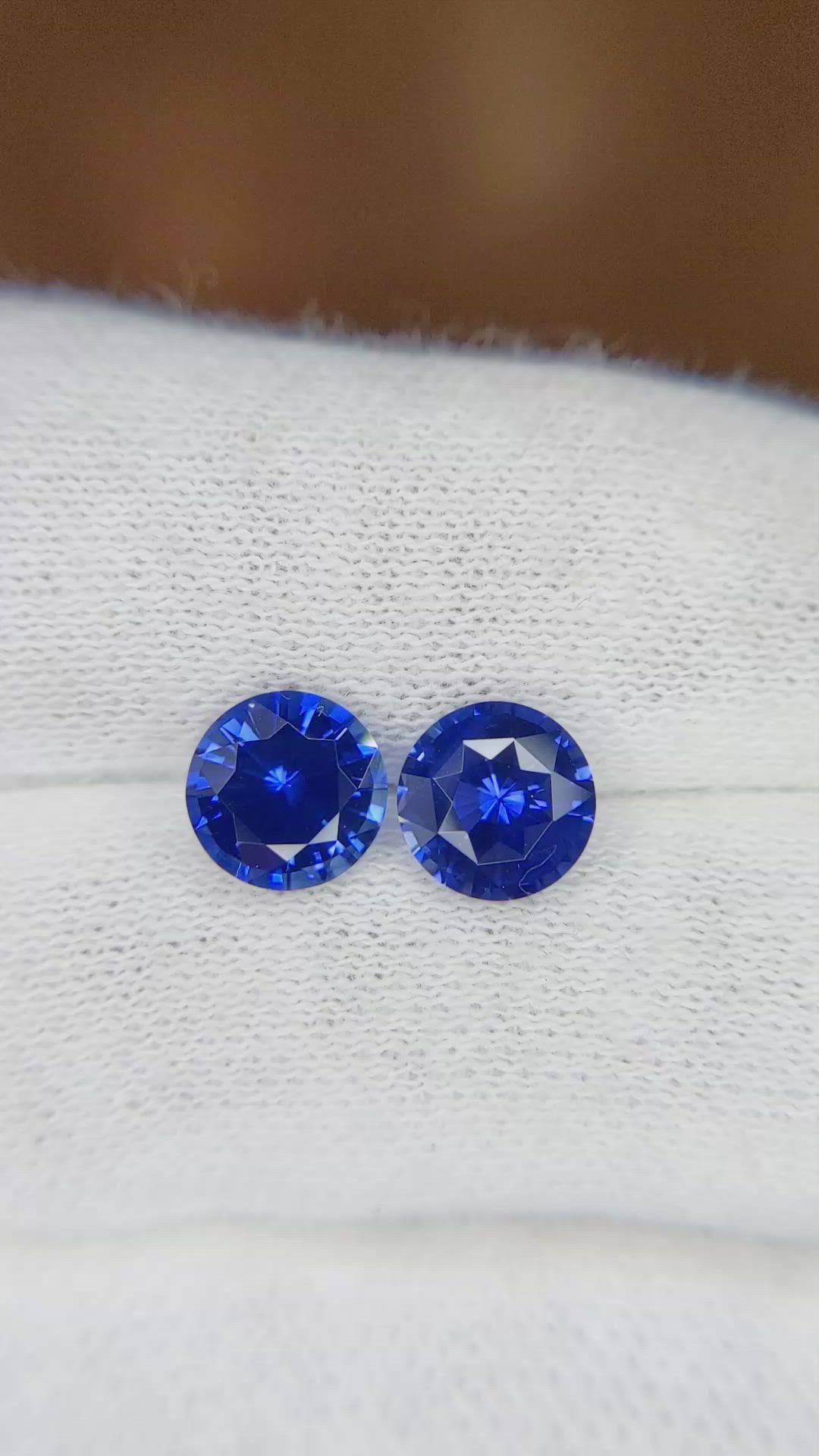 3.08&nbsp;Ct.Tw.Total Carat Weight Blue Sapphire Pair from Ceylon (Sri Lanka) Size Video