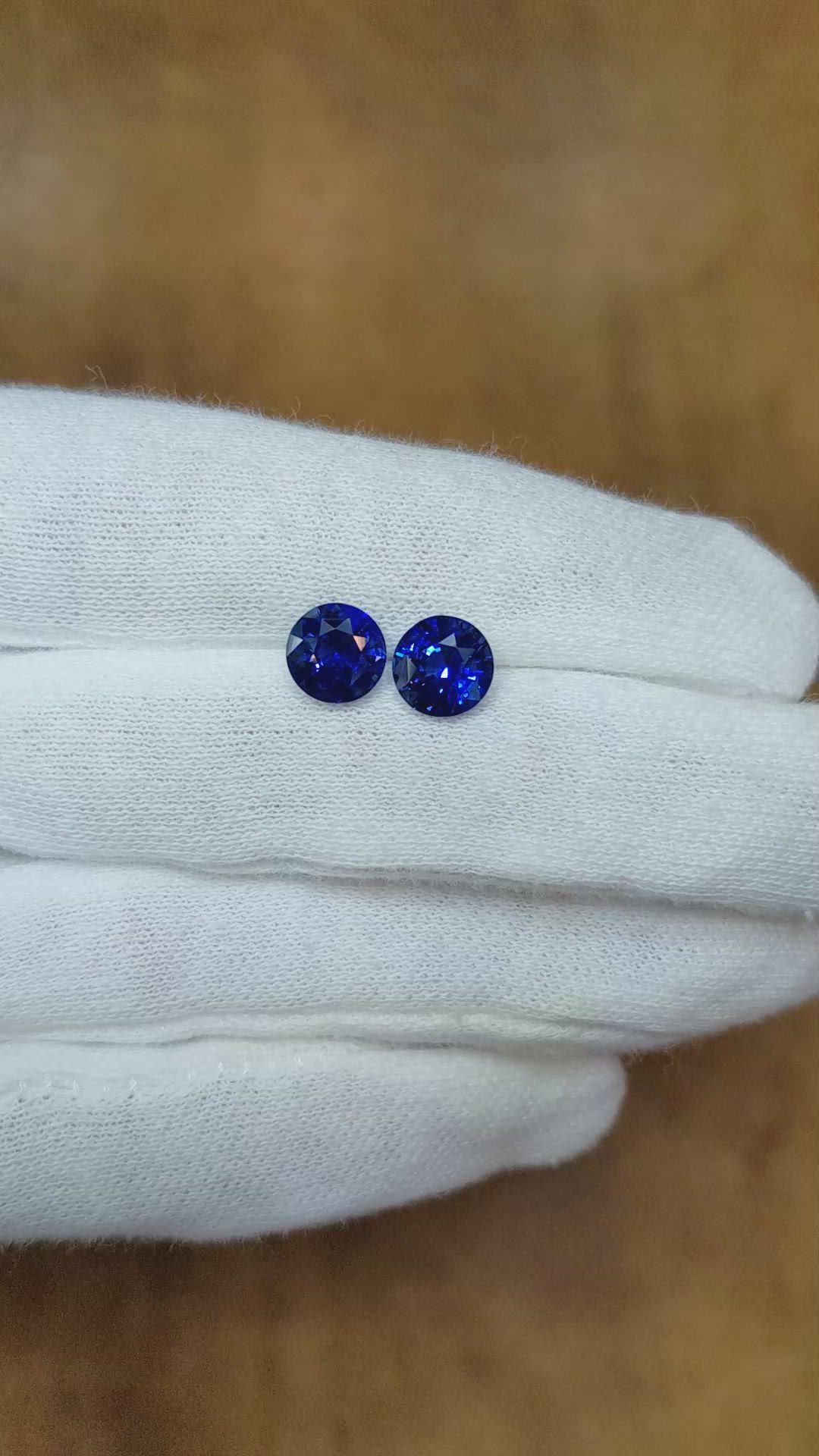 3.69&nbsp;Ct.Tw.Total Carat Weight Blue Sapphire Pair from Ceylon (Sri Lanka) Size Video