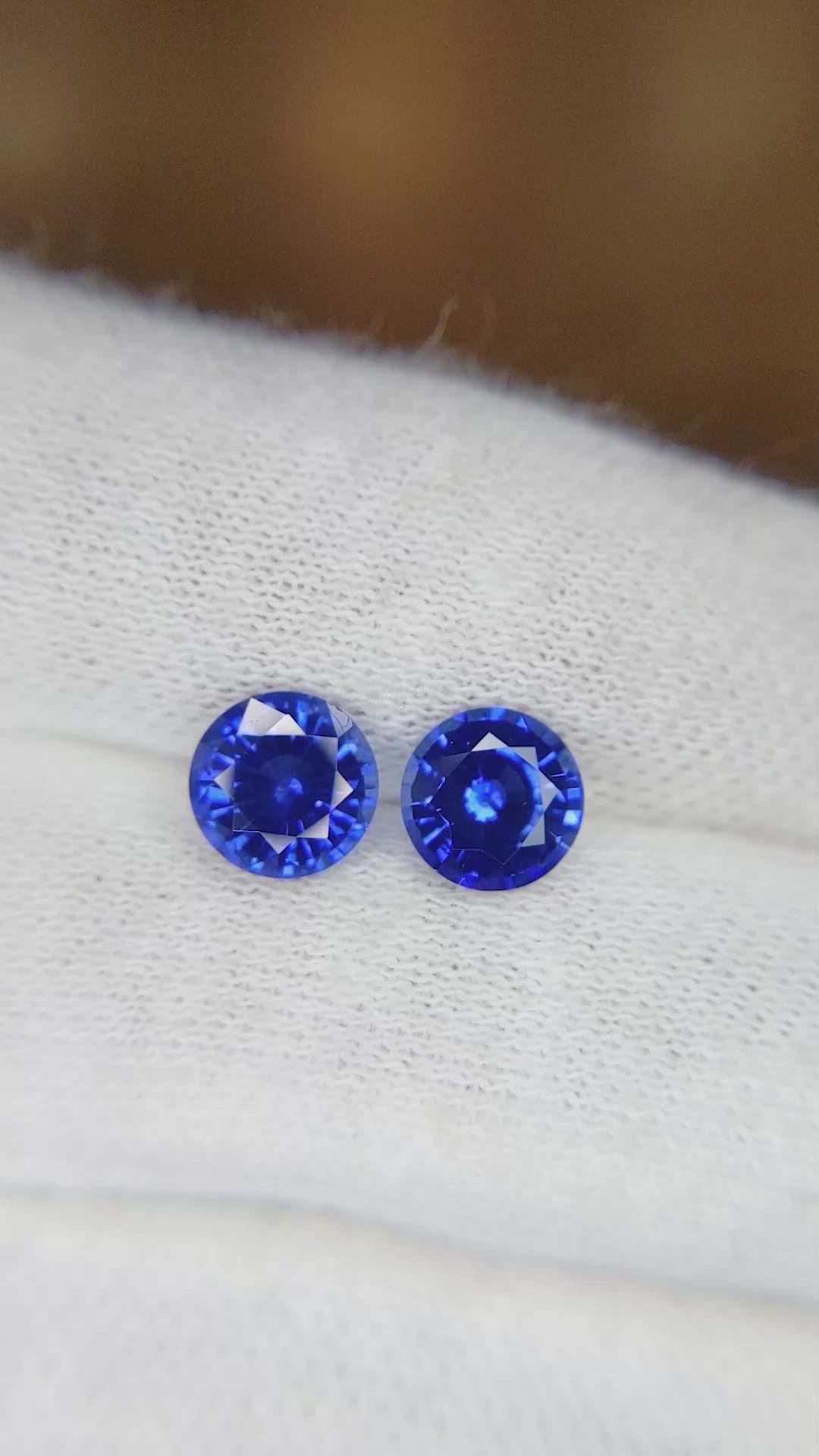 3.11&nbsp;Ct.Tw.Total Carat Weight Blue Sapphire Pair from Ceylon (Sri Lanka) Size Video