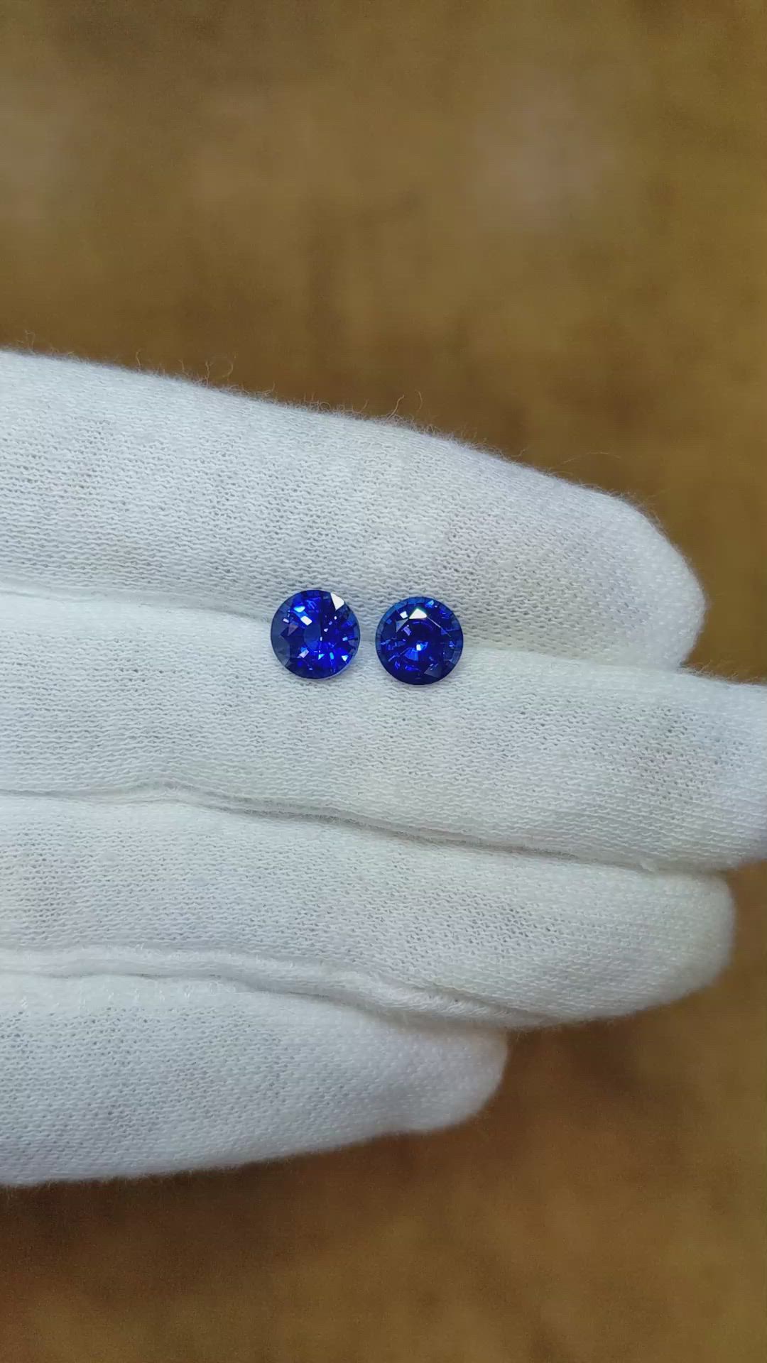 3.11&nbsp;Ct.Tw.Total Carat Weight Blue Sapphire Pair from Ceylon (Sri Lanka) Size Video