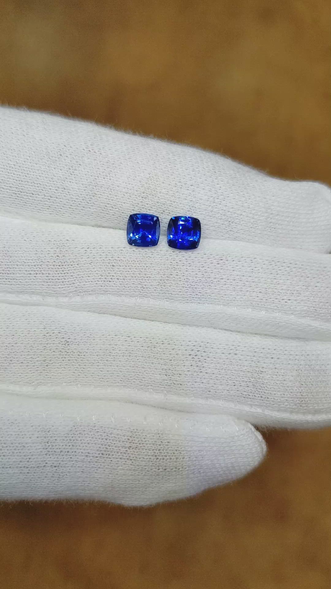 1.90&nbsp;Ct.Tw.Total Carat Weight Blue Sapphire Pair from Ceylon (Sri Lanka) Size Video