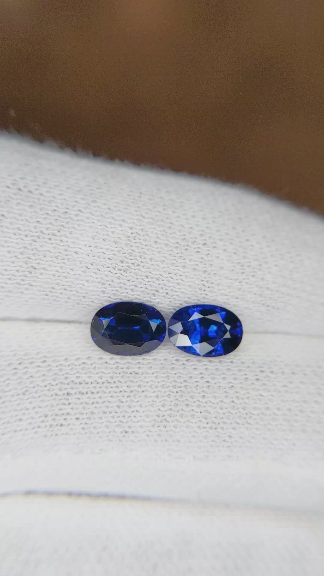 1.90 Ct.Tw.Total Carat Weight Blue Sapphire Pair from Ceylon (Sri Lanka) Size Video