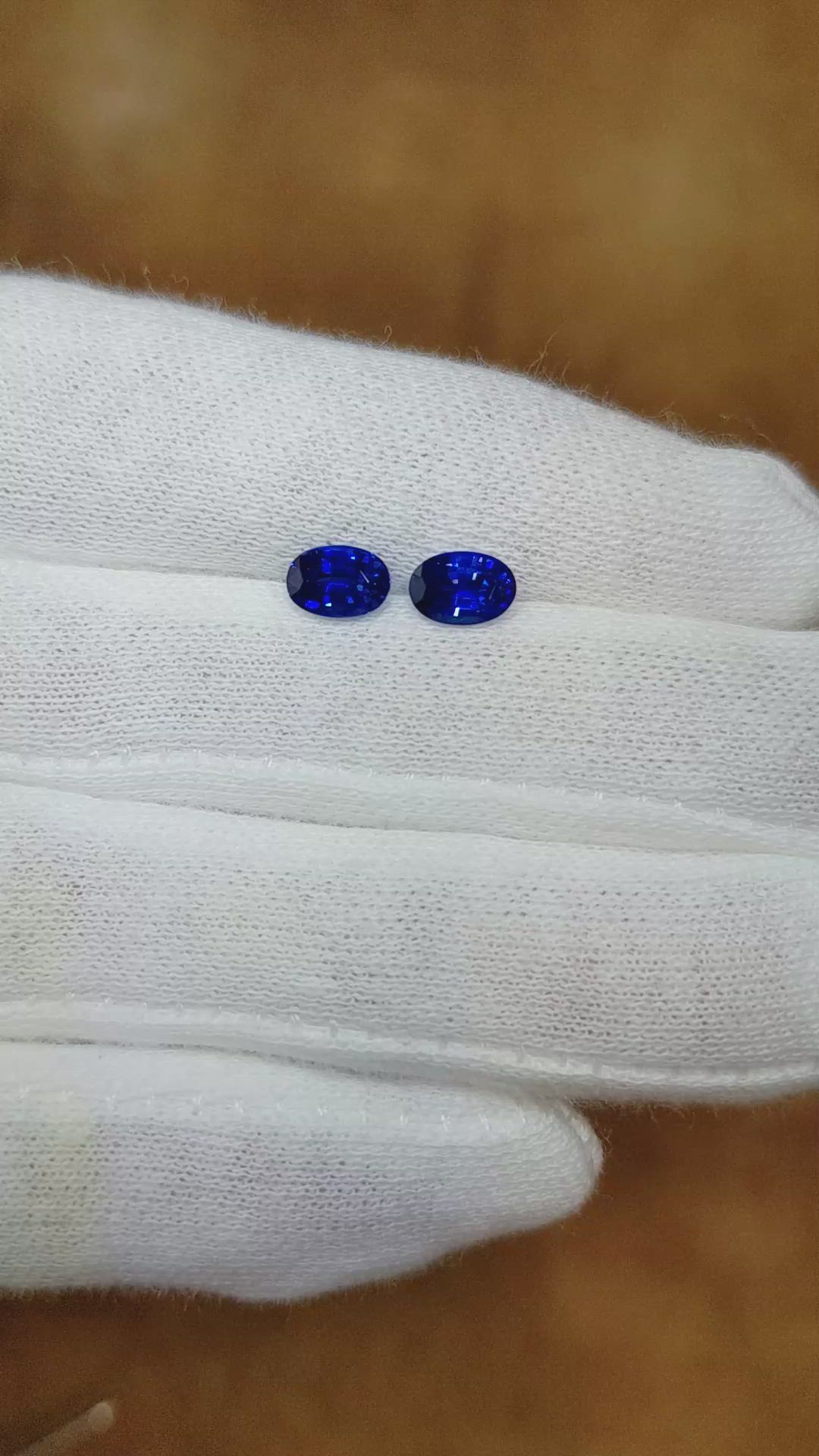 1.71&nbsp;Ct.Tw.Total Carat Weight Blue Sapphire Pair from Ceylon (Sri Lanka) Size Video