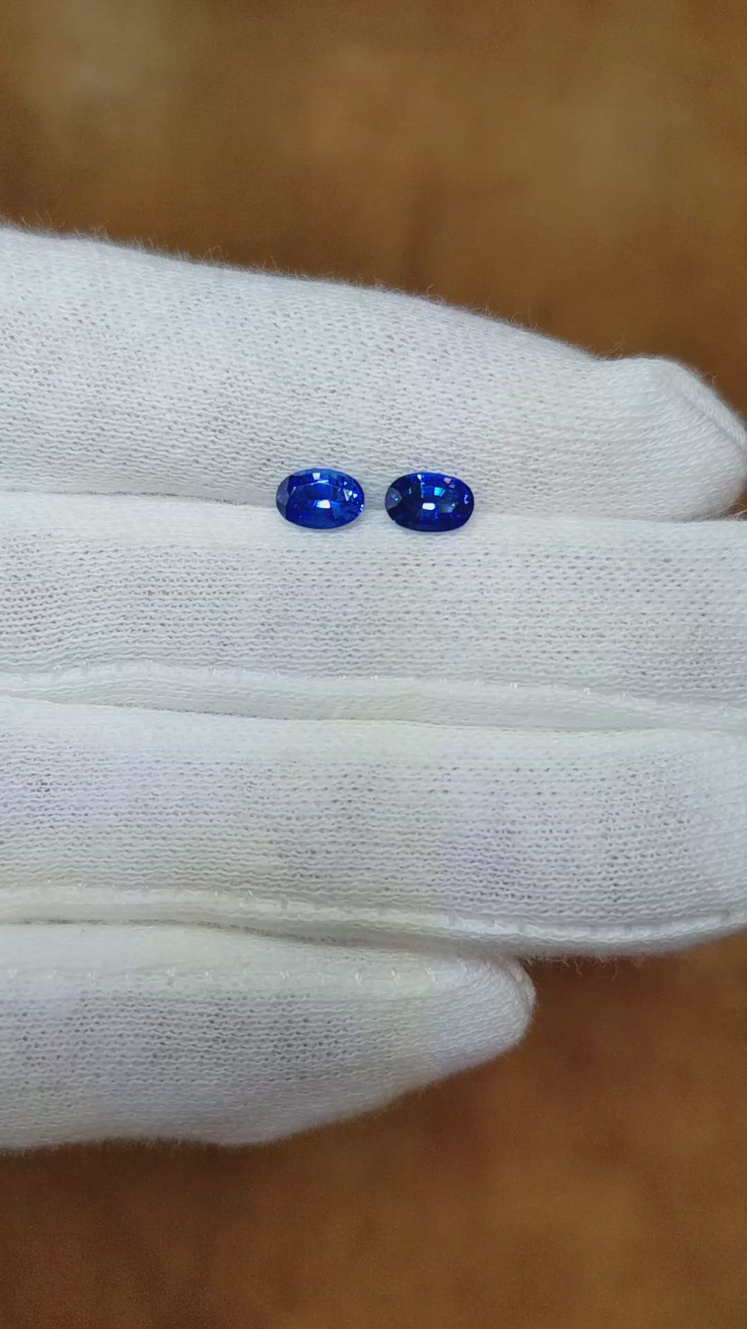 1.23&nbsp;Ct.Tw.Total Carat Weight Blue Sapphire Pair from Ceylon (Sri Lanka) Size Video